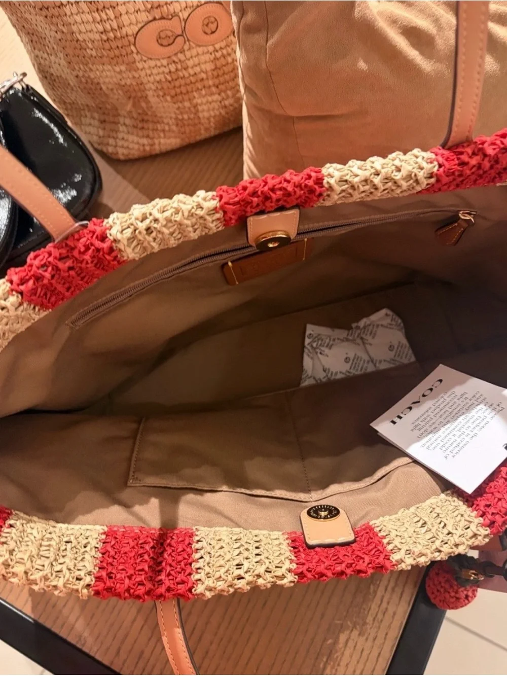 NWT COACH THE CITY TOTE BAG RED/TAN Striped Straw Tote Leather Logo, Handles.